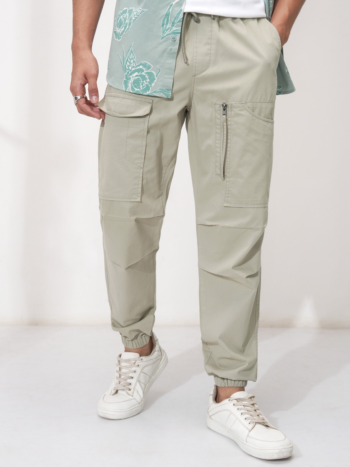 Image of HIGHLANDER Straight Fit Men Grey Trousers