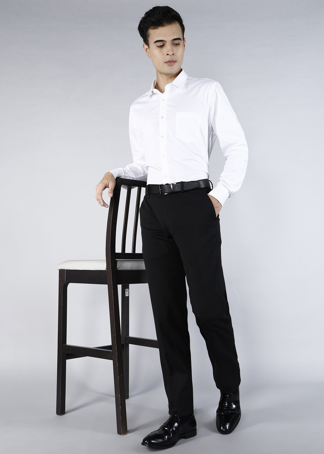 Image of VAN HEUSEN Men Slim Fit Black Polyester Trousers