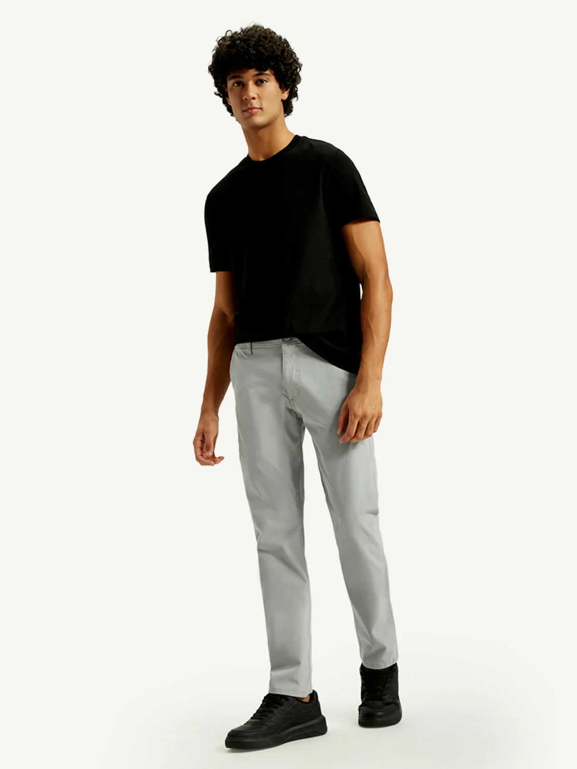 Image of LEVI'S Men Slim Fit Grey Cotton Blend Trousers