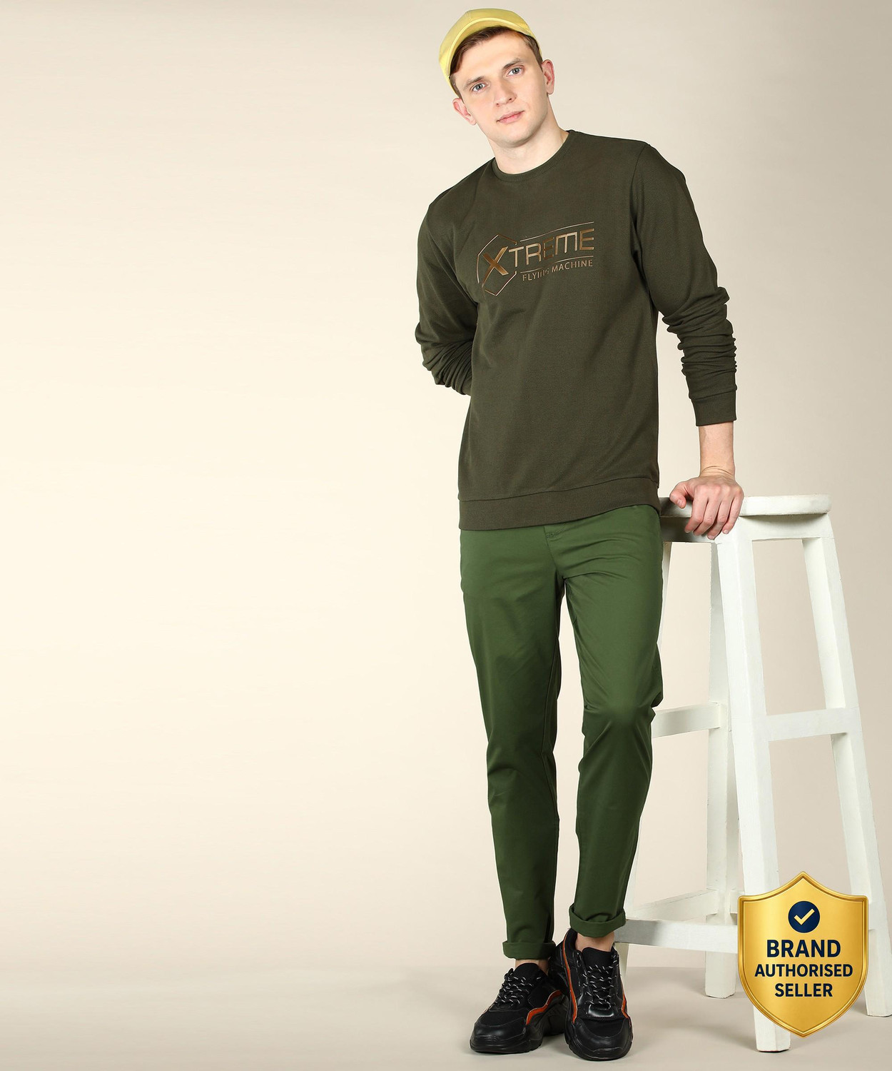 Image of United Colors of Benetton Slim Fit Men Green Trousers
