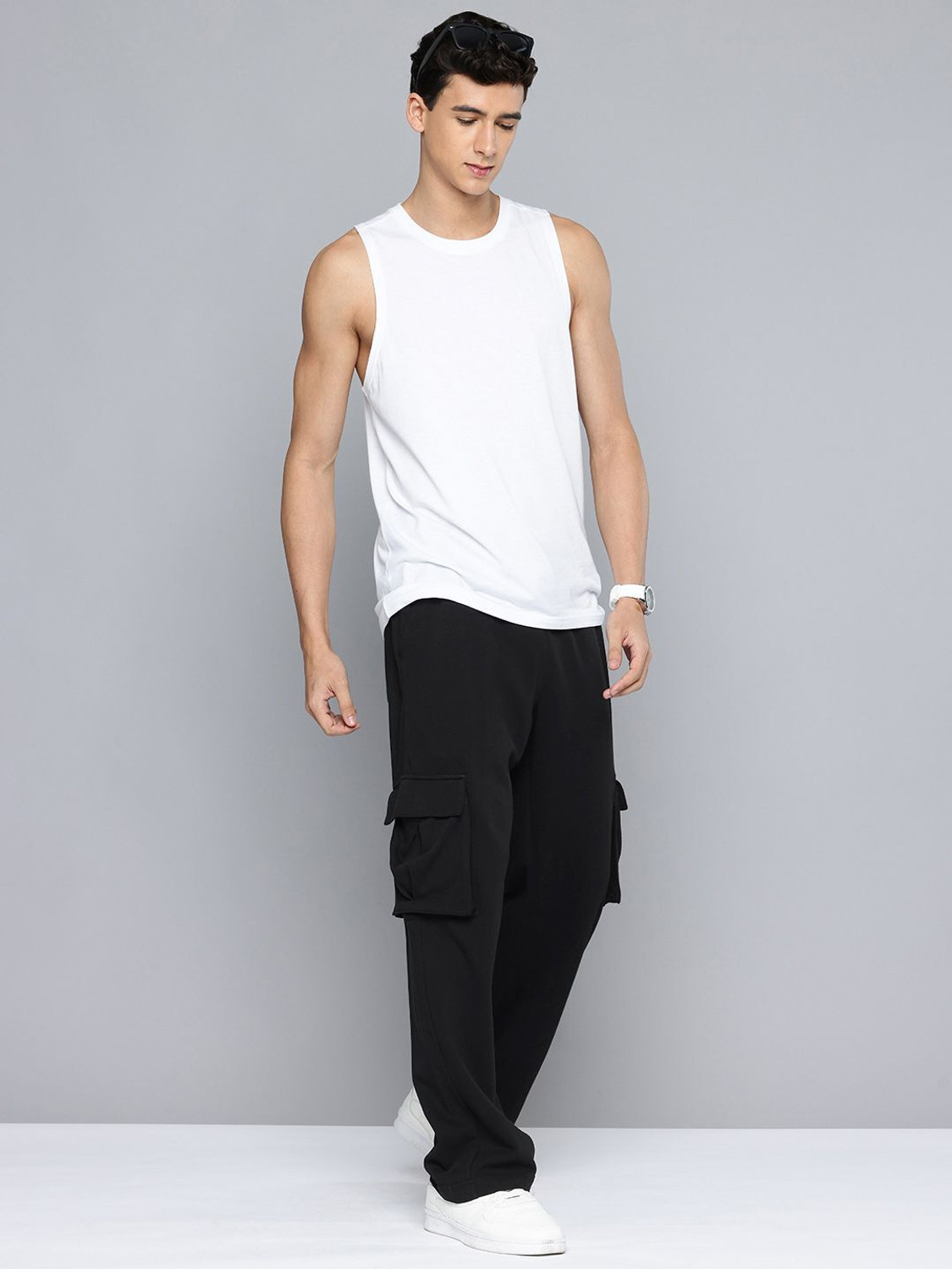 Image of LEVI'S Tapered Men Grey Trousers
