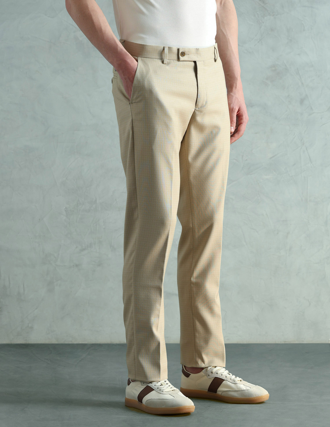 Image of ARROW Tapered Men Beige Trousers