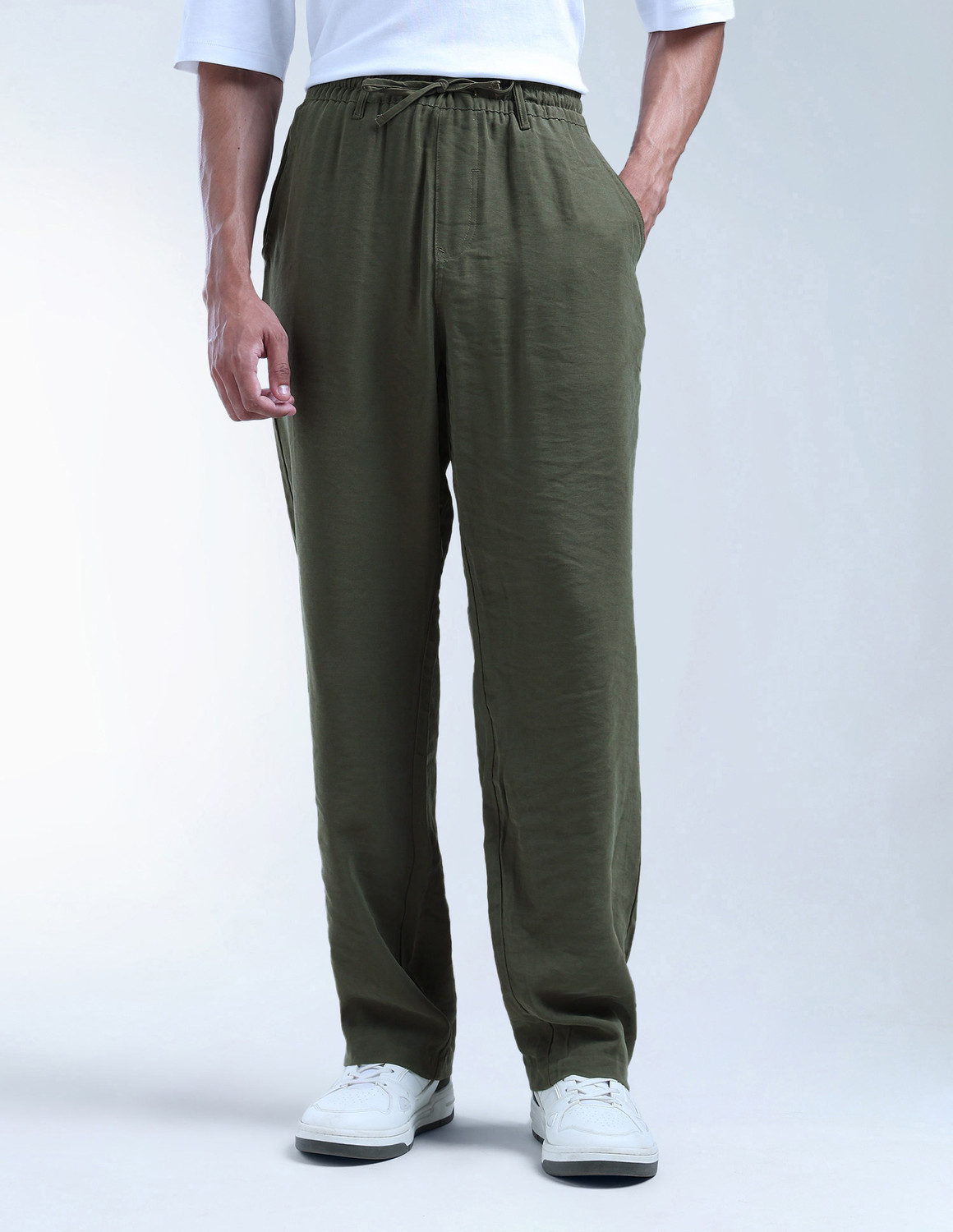 Image of FLYING MACHINE Loose Fit Men Green Trousers