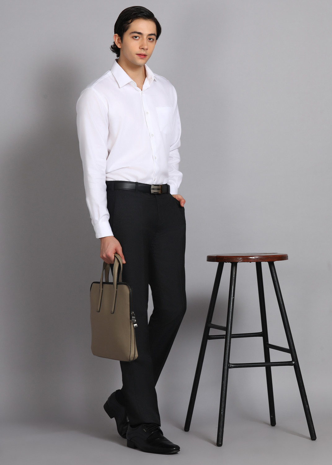 Image of PARK AVENUE Slim Fit Men Black Trousers