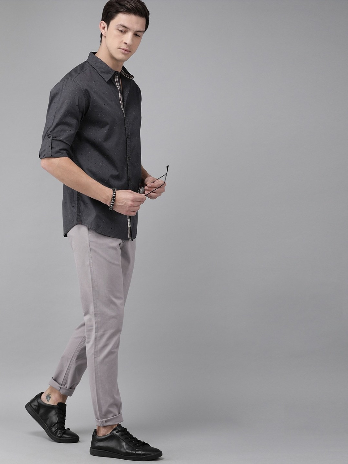 Image of Roadster Regular Fit Men Grey Trousers