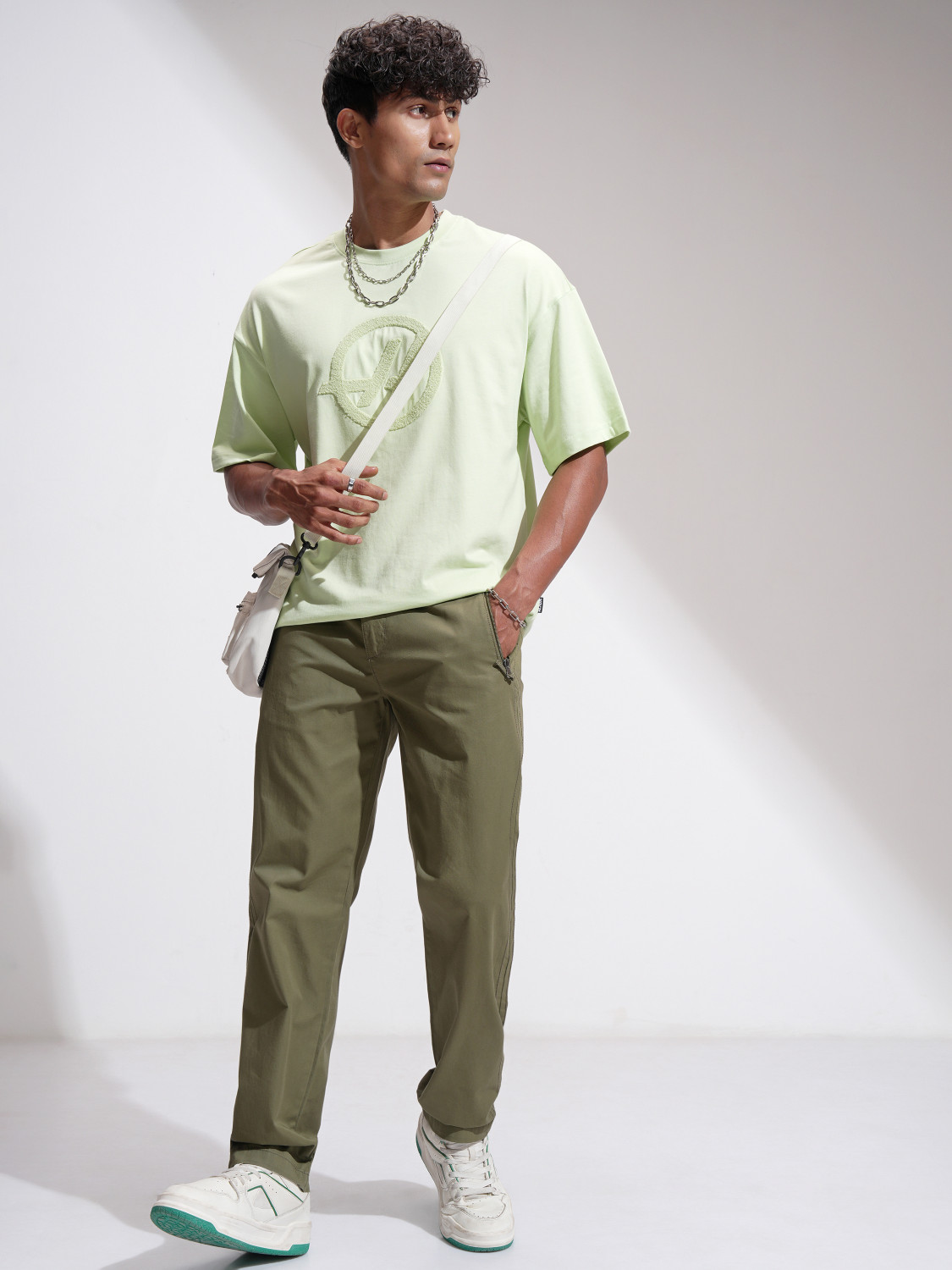 Image of HIGHLANDER Relaxed Men Green Trousers