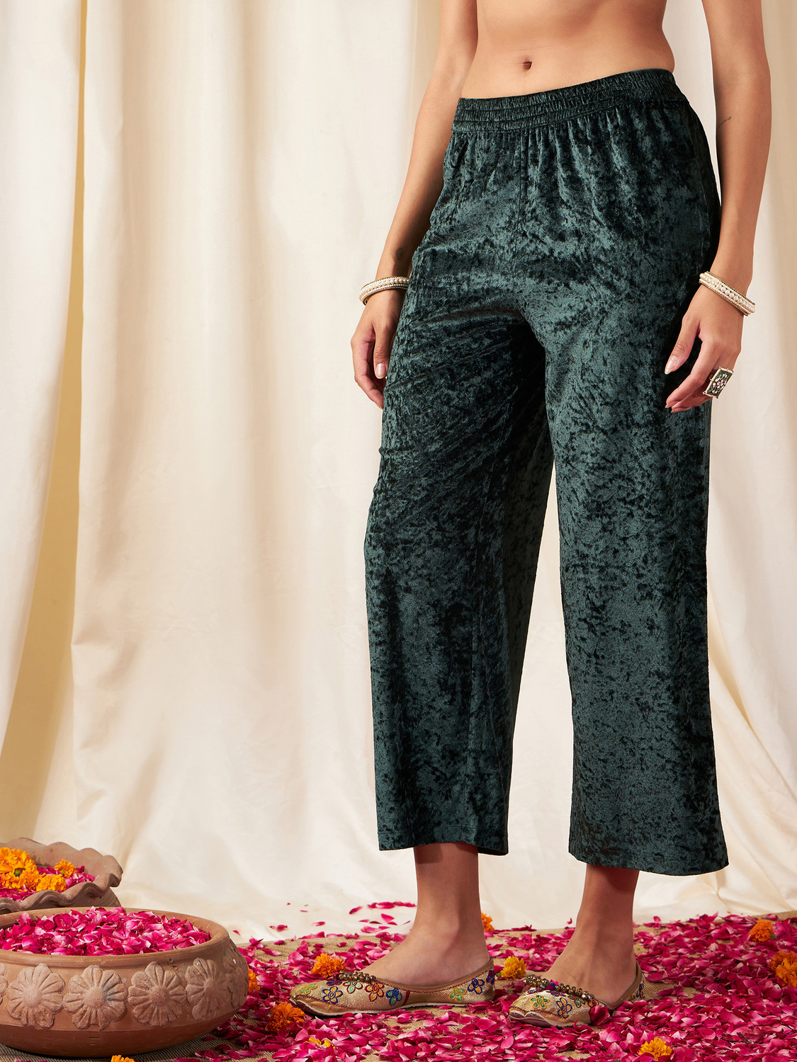 Image of Shae by SASSAFRAS Regular Fit Women Green Trousers