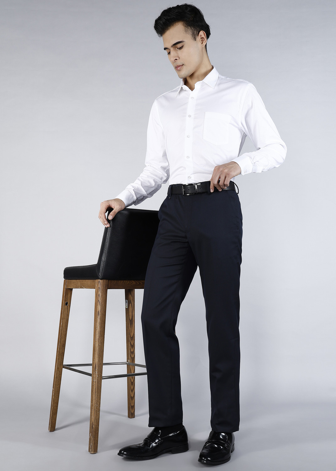 Image of VAN HEUSEN Slim Fit Men Dark Blue Trousers