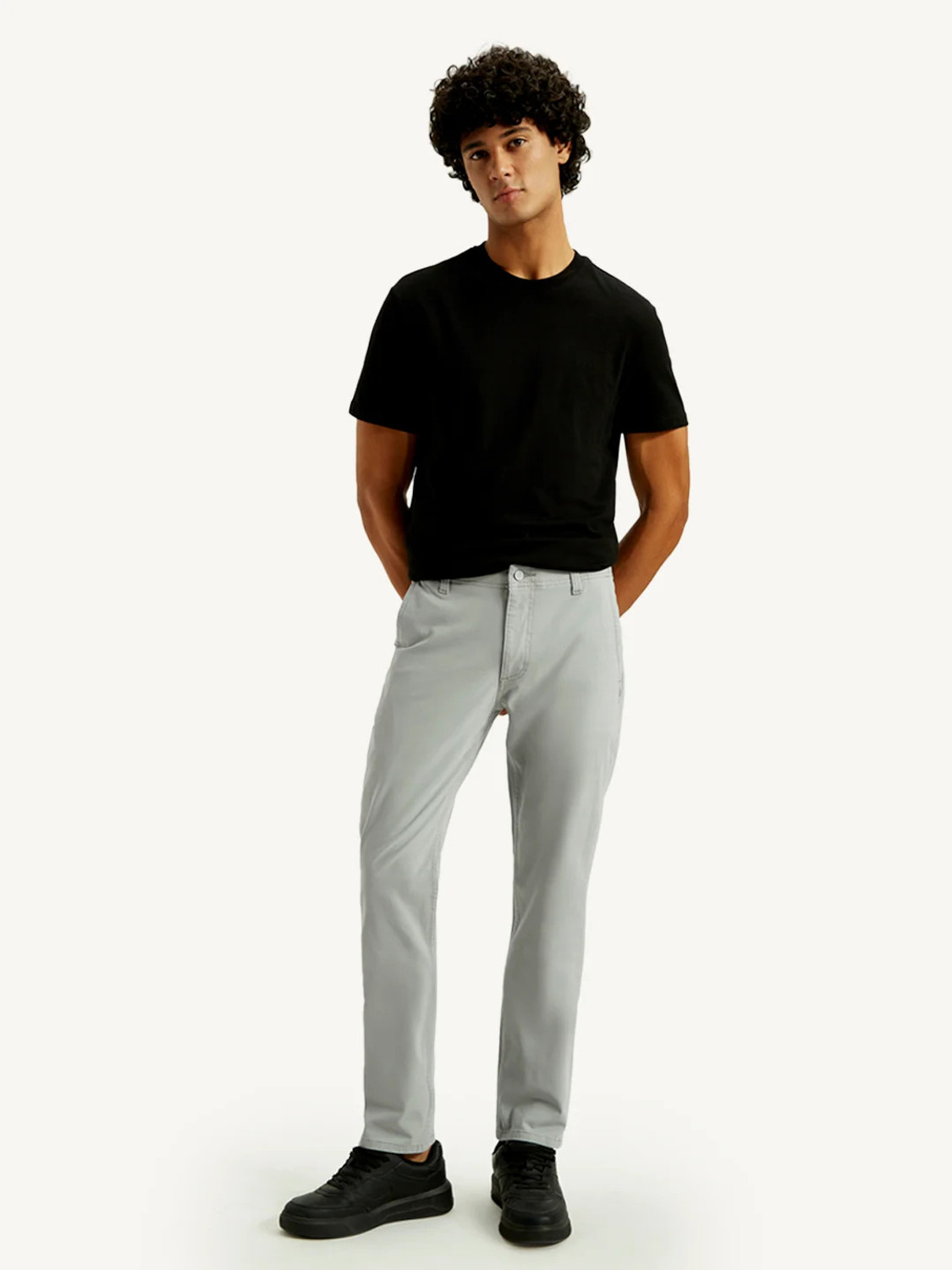 Image of LEVI'S Men Slim Fit Grey Cotton Blend Trousers