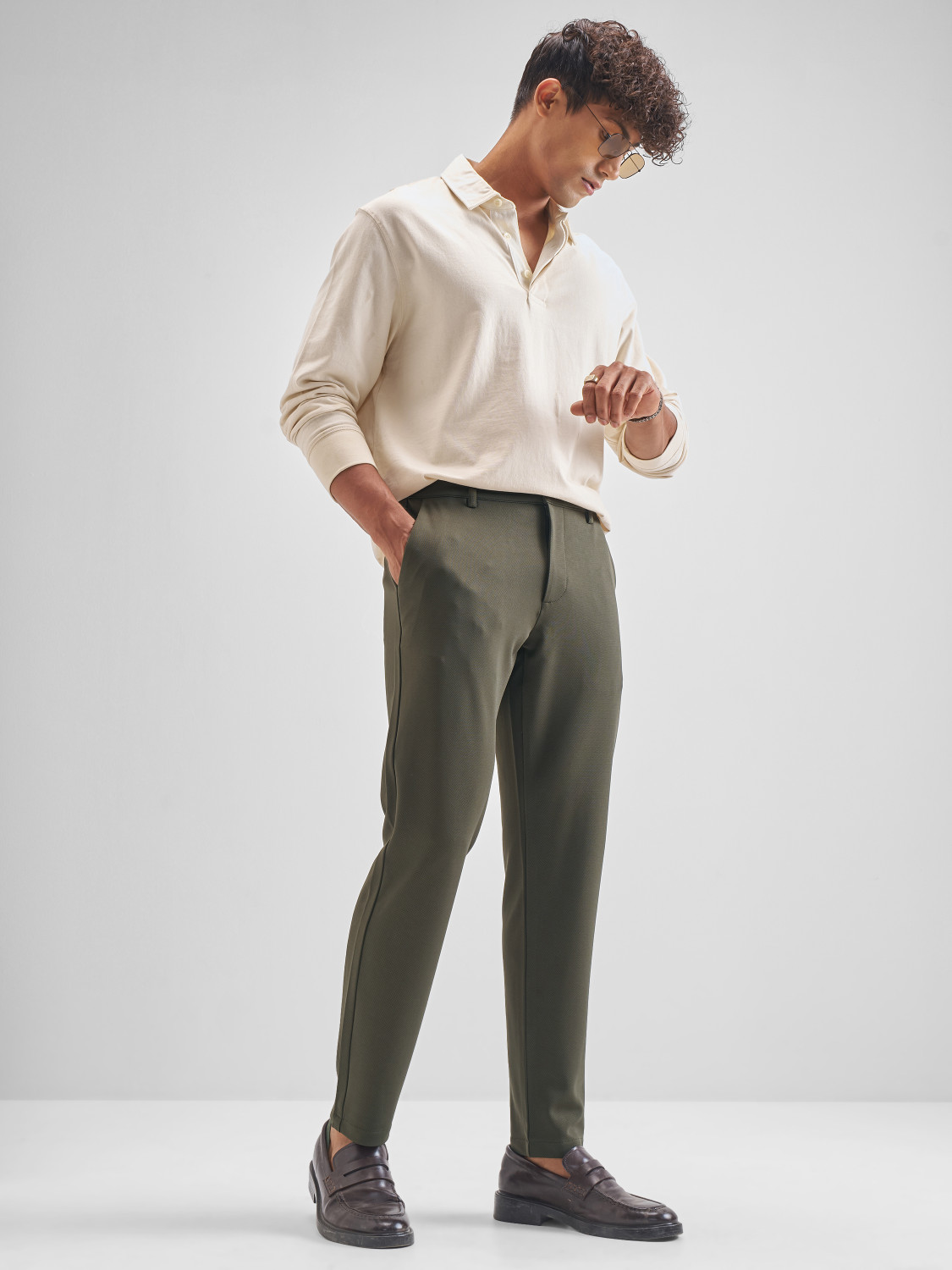 Image of HIGHLANDER Tapered Men Green Trousers