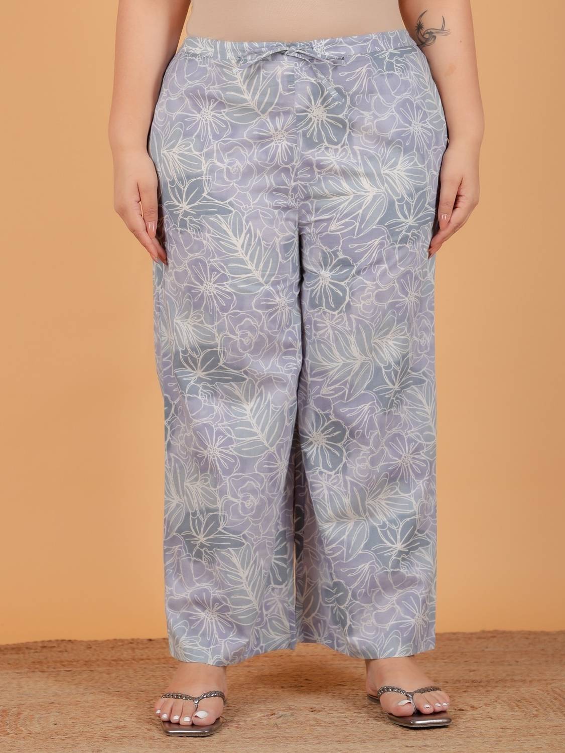 Aramya Comfort Fit Women Grey Trousers