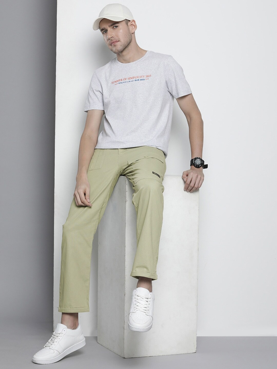 Image of The Indian Garage Co. Regular Fit Men Green Trousers