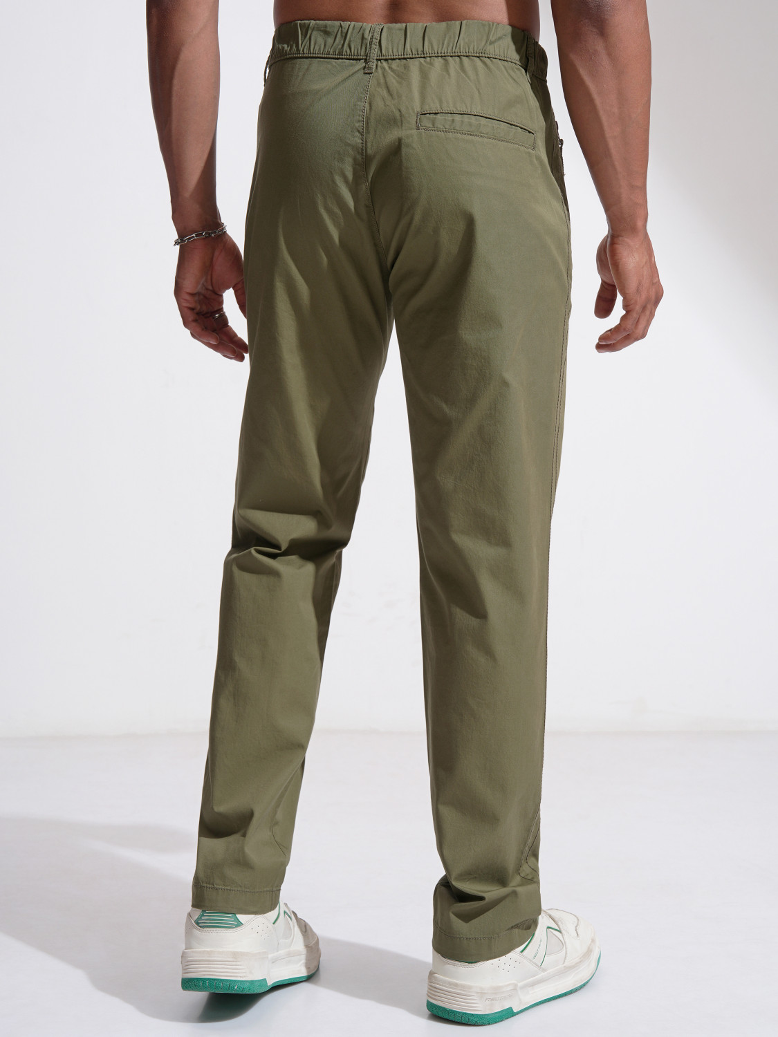 Image of HIGHLANDER Relaxed Men Green Trousers