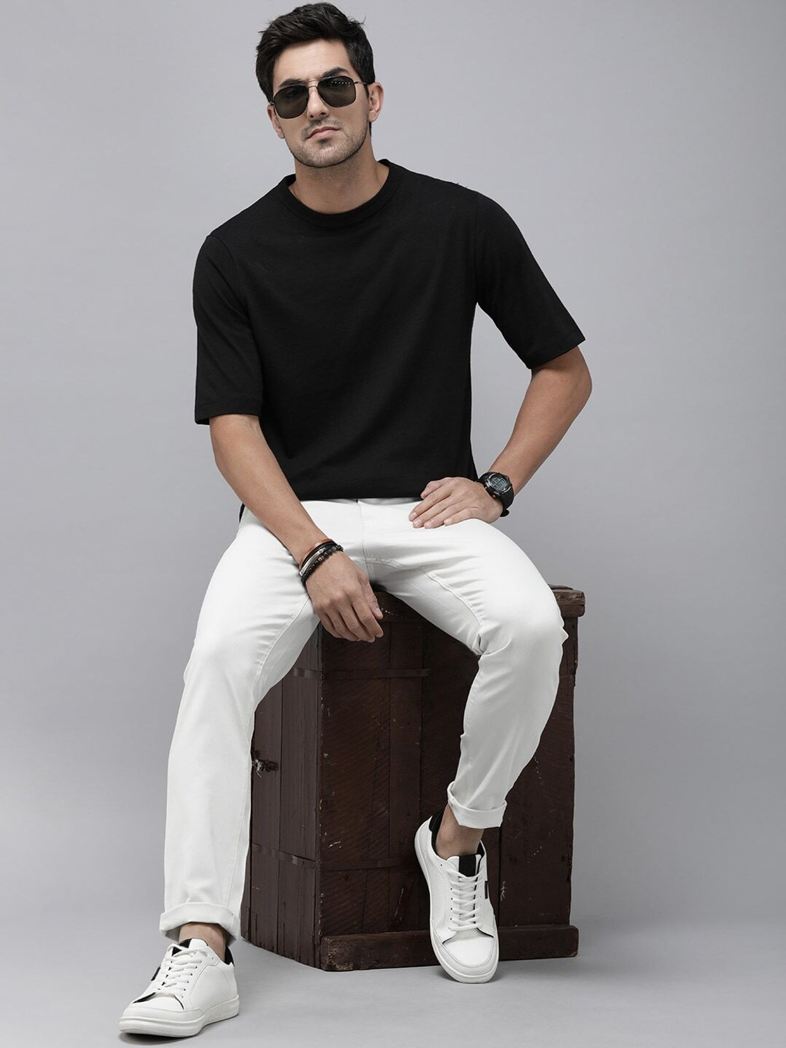 Image of Roadster Regular Fit Men White Trousers