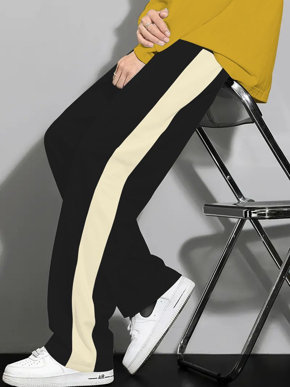 Image of KAJARU Loose Fit Men Black Trousers