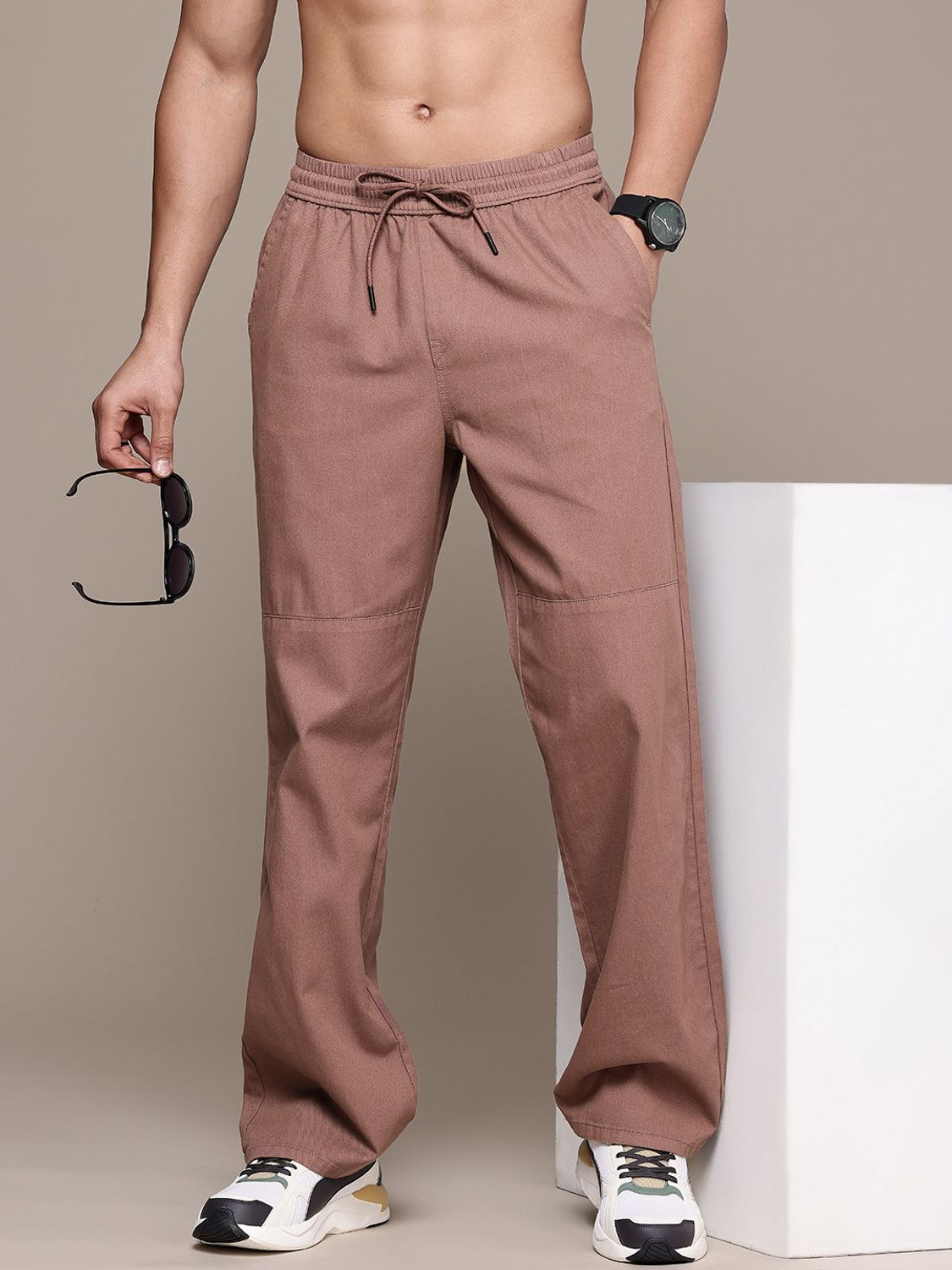 Image of Roadster Straight Fit Men Purple Trousers