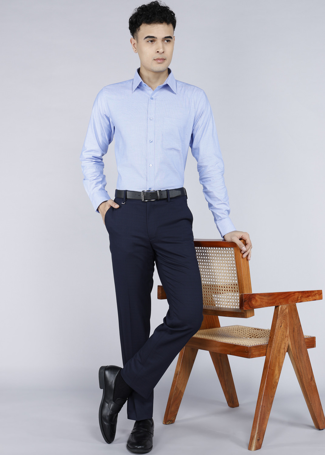 Image of VAN HEUSEN Slim Fit Men Light Blue Trousers
