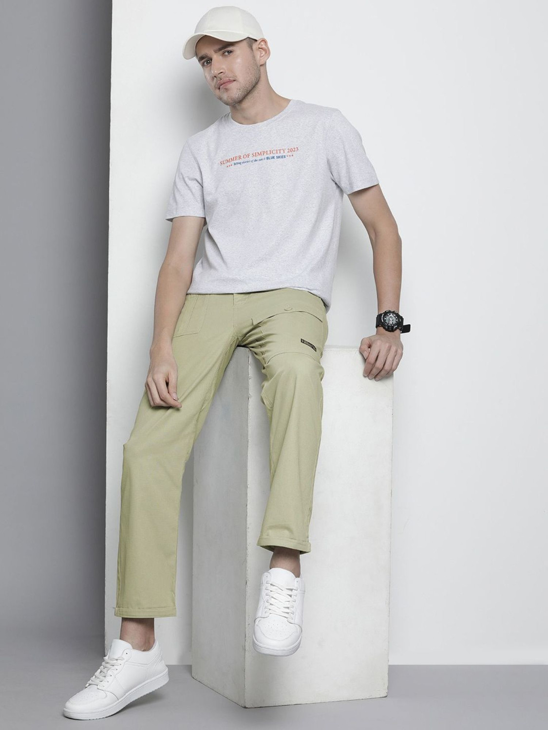 Image of The Indian Garage Co. Relaxed Men Green Trousers