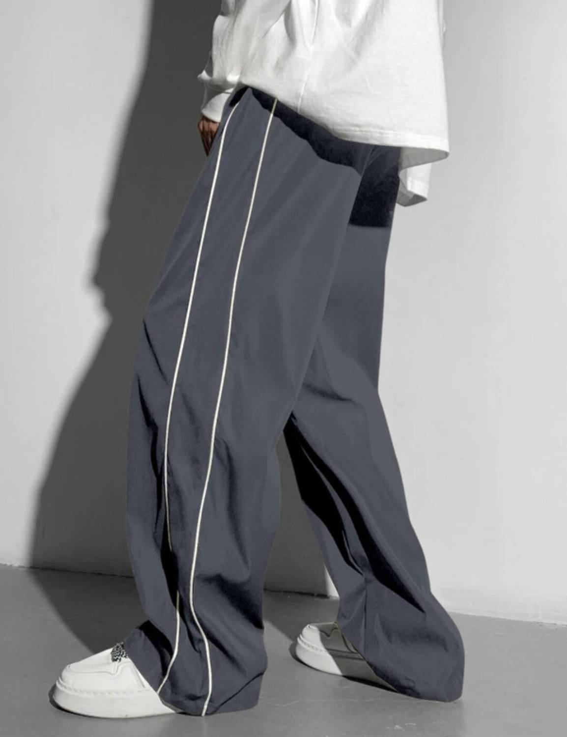 Amakriti Essence Loose Fit Men Grey Trousers - Image 2