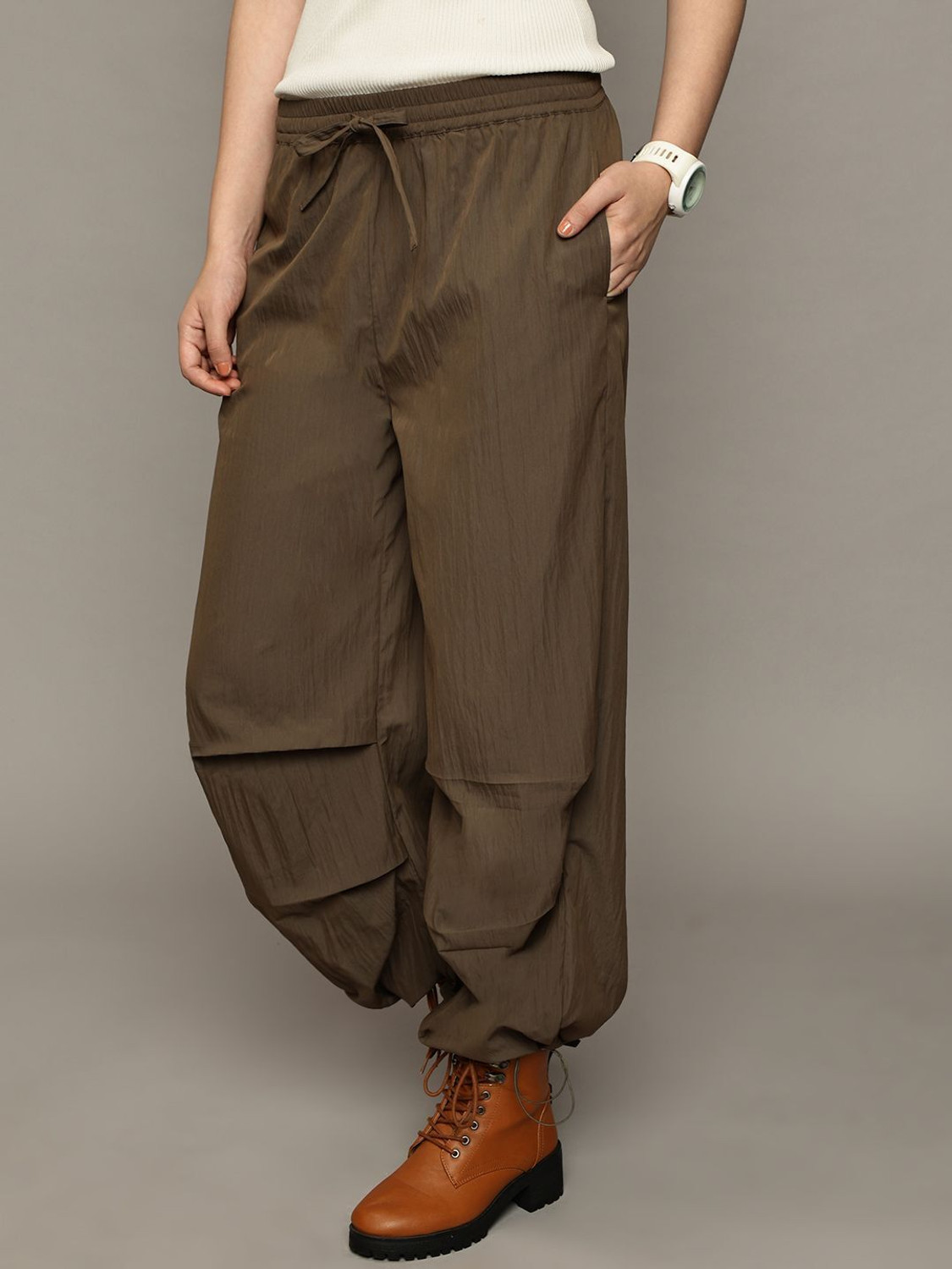 Image of Roadster Regular Fit Men Brown Trousers