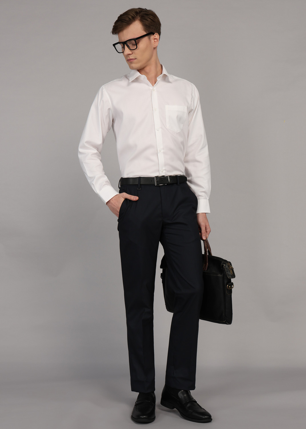 Image of VAN HEUSEN Slim Fit Men Black Trousers