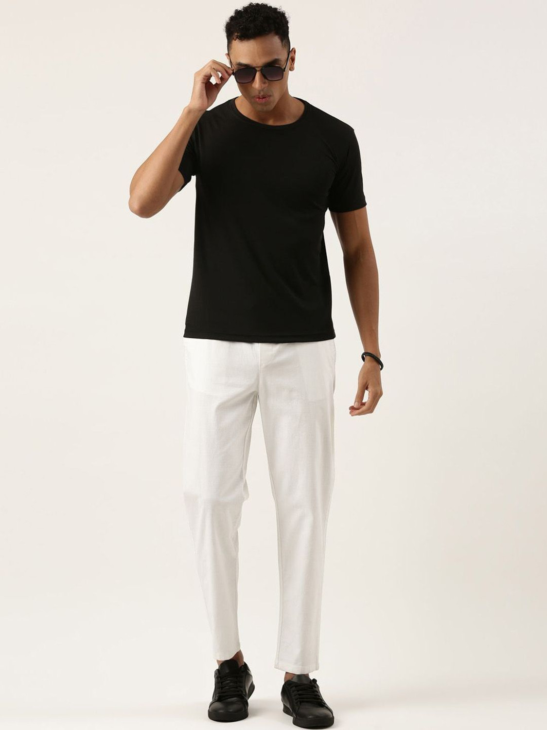 Image of Roadster Regular Fit Men White Trousers