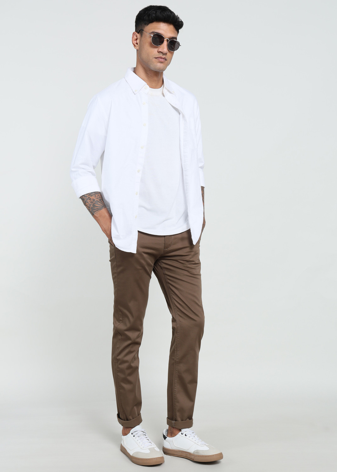 Image of PETER ENGLAND Men Relaxed Green Pure Cotton Trousers