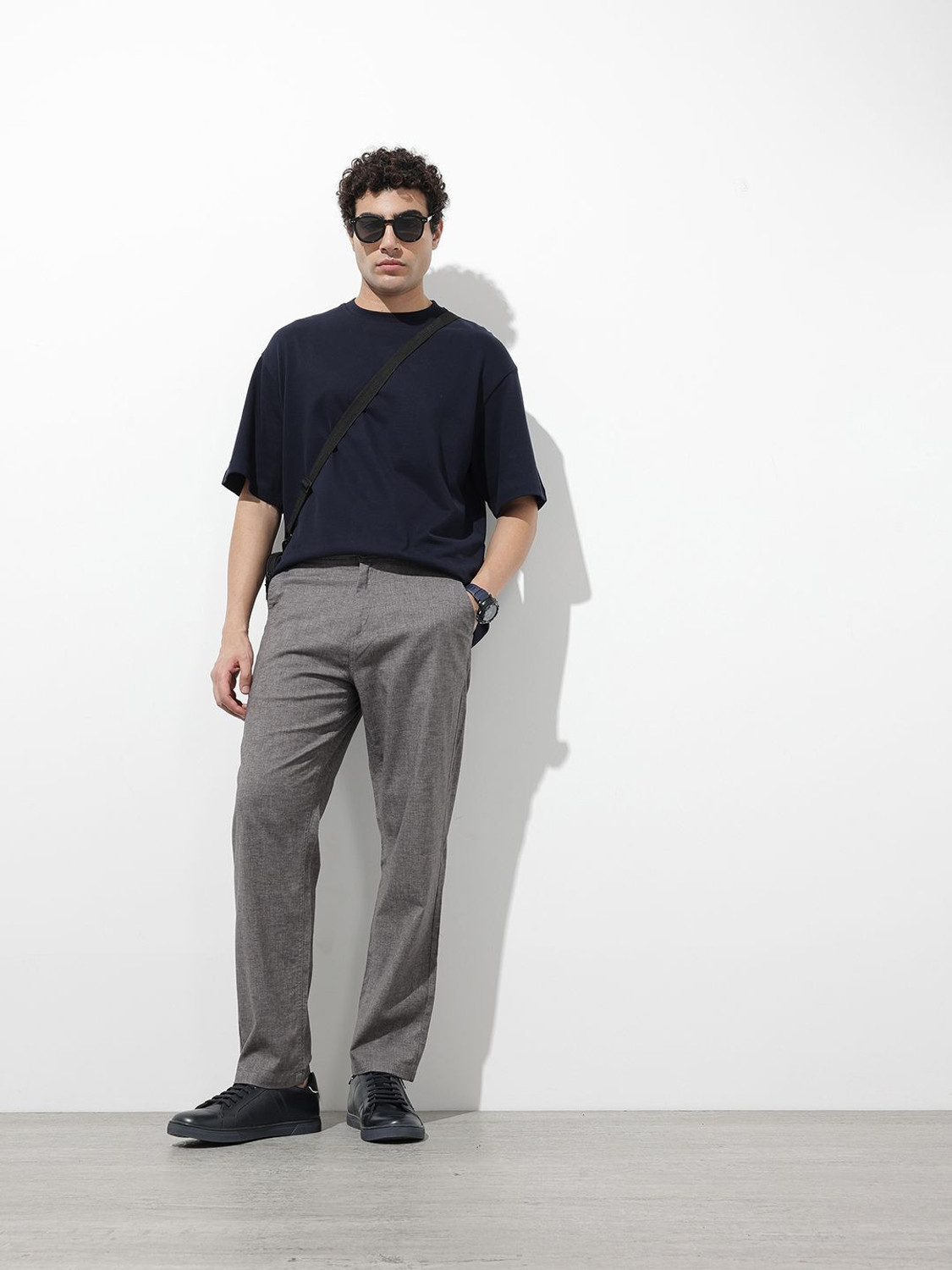 Image of Roadster Regular Fit Men Grey Trousers