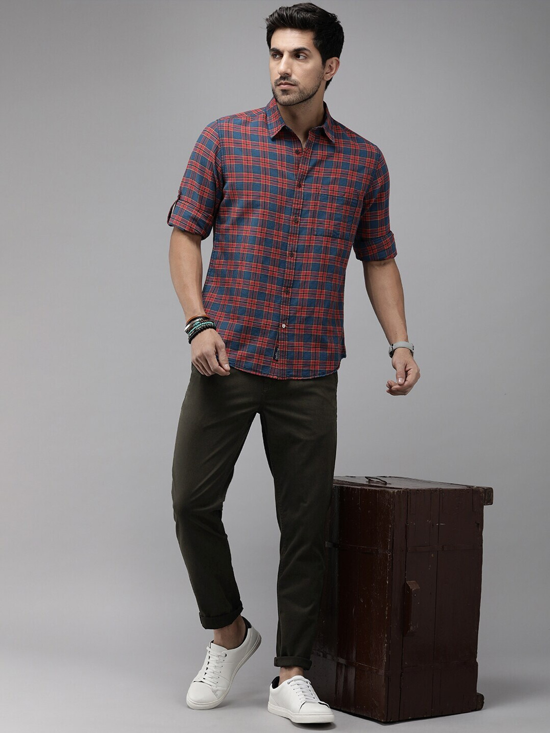 Image of Roadster Regular Fit Men Green Trousers