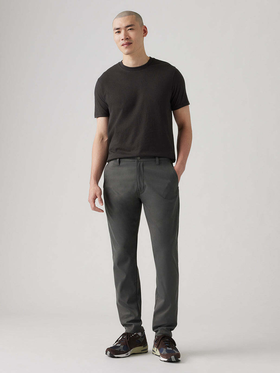 Image of LEVI'S Straight Fit Men Grey Trousers