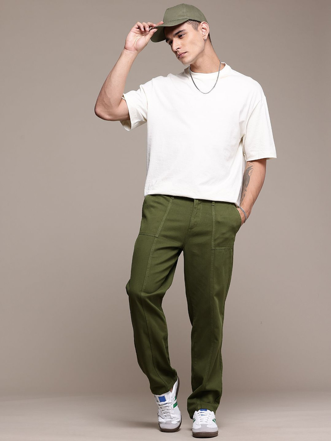 Image of Roadster Loose Fit Men Light Green Trousers