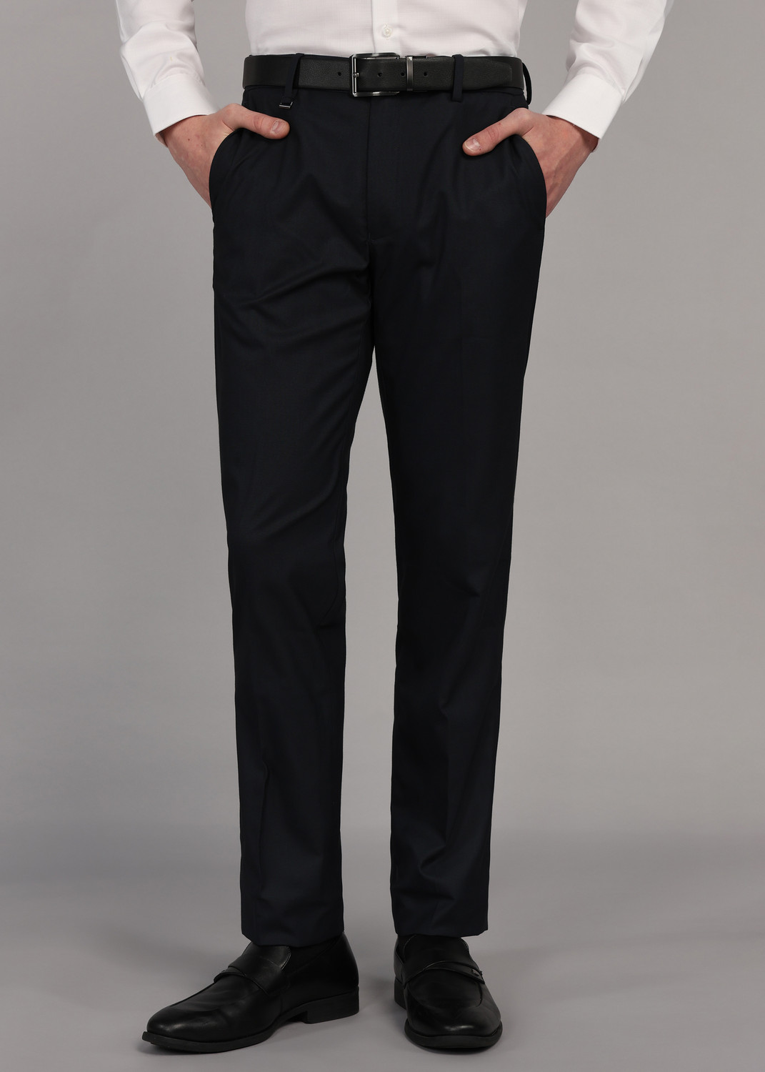 Image of VAN HEUSEN Slim Fit Men Black Trousers