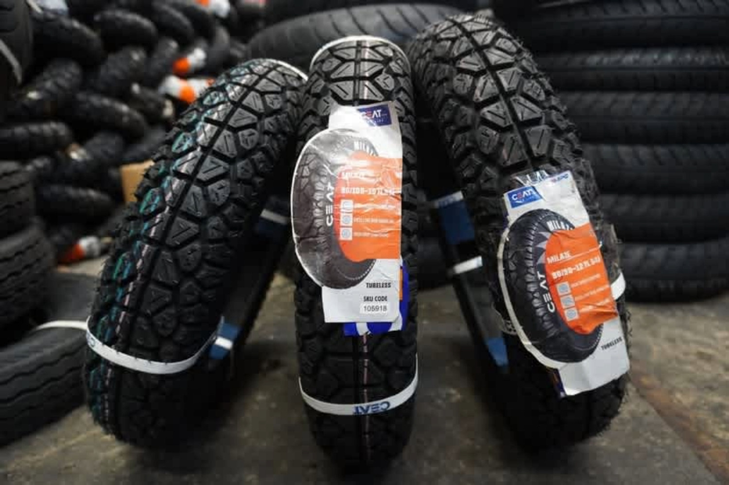Image of CEAT 90 /90-12 MILAZE TL 90 /90-12 Front & Rear Two Wheeler Tyre