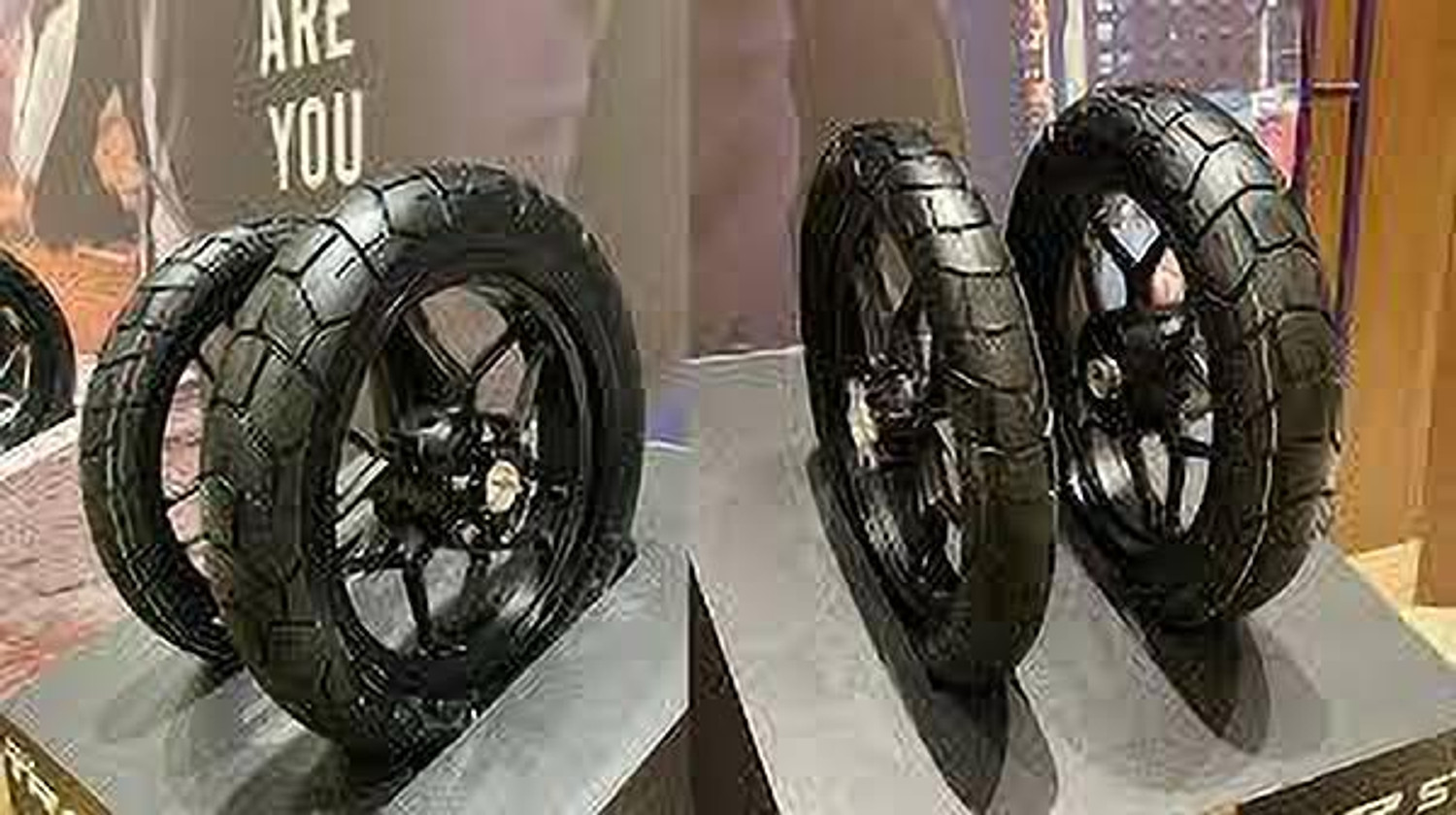 Image of Apollo TRAMPLR XR 140 /70-R17 Rear Two Wheeler Tyre