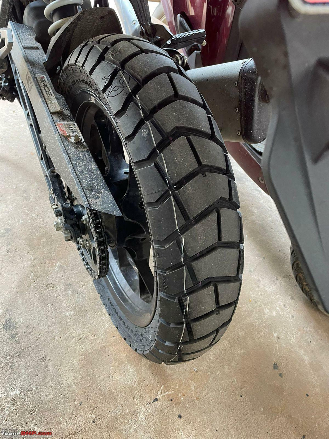 Image of Apollo TRAMPLR XR 140 /70-R17 Rear Two Wheeler Tyre