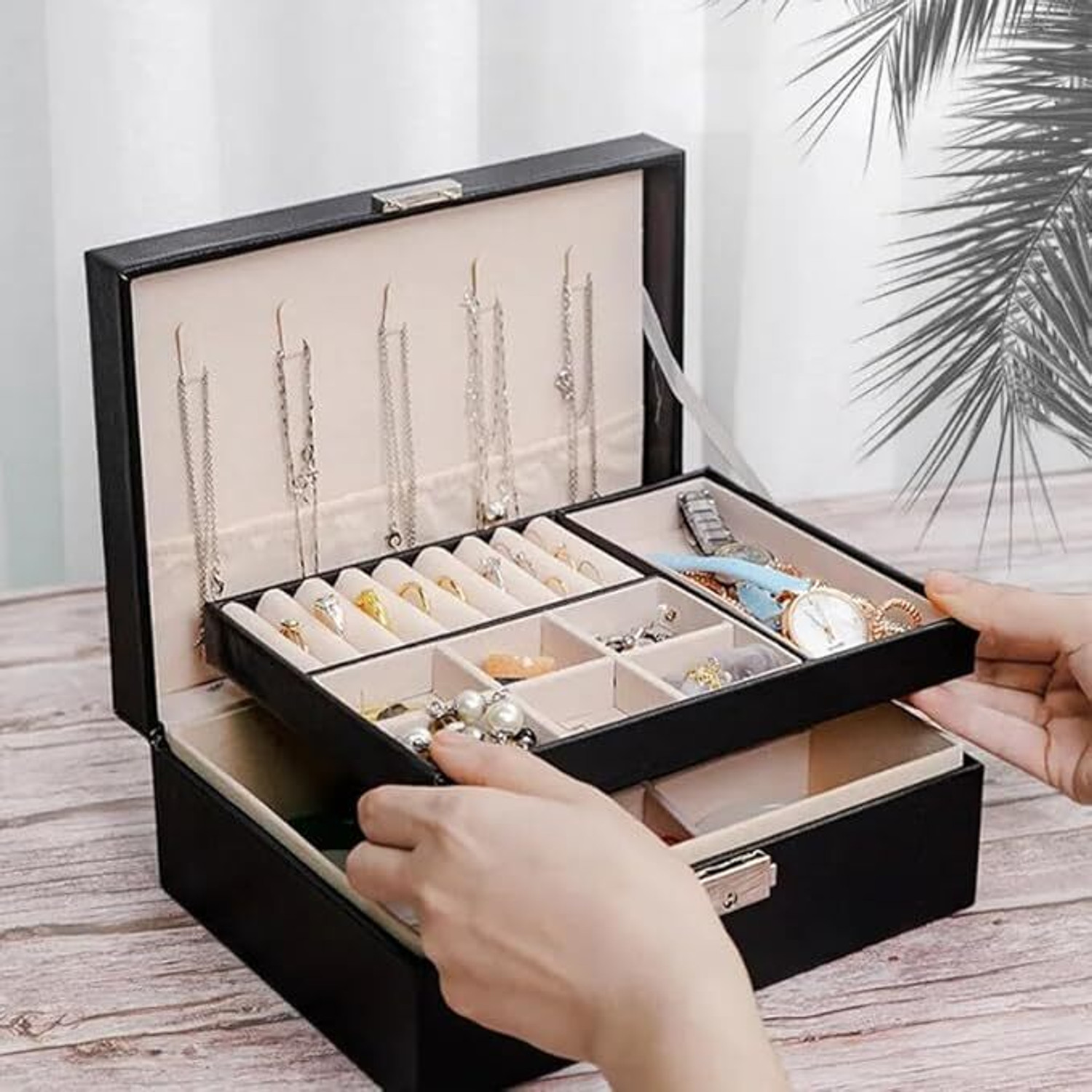 Image of MAMOHALU Jewelry Box Organizer for Women Girls,Large PU Leather Jewellery Storage Case. Jewellery Organizer Vanity Box