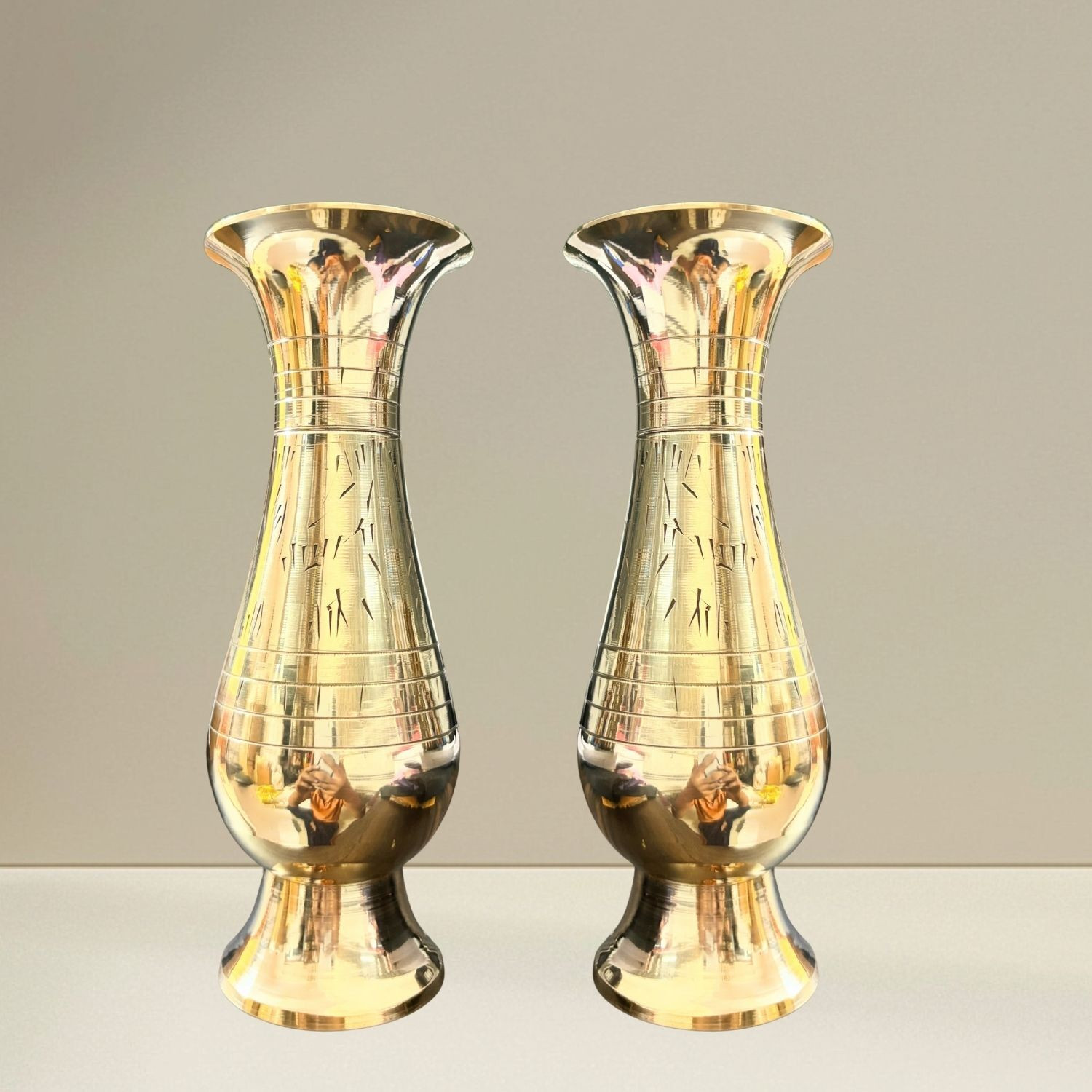 Image of Foxen Collection Decorative Brass Handicraft Vase - Perfect for Flowers & Gifting Brass Vase