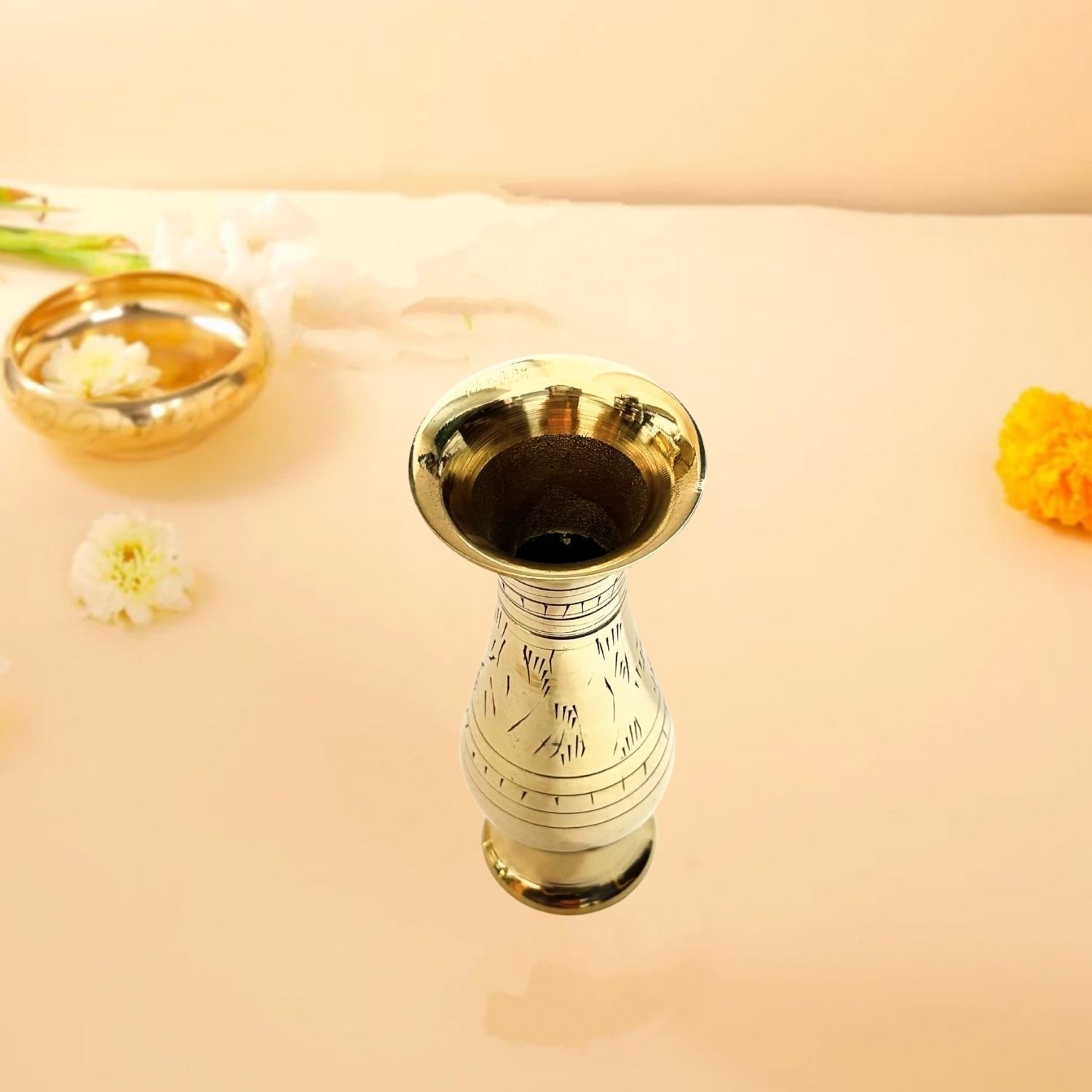 Image of Foxen Collection Decorative Brass Handicraft Vase - Perfect for Flowers & Gifting Brass Vase