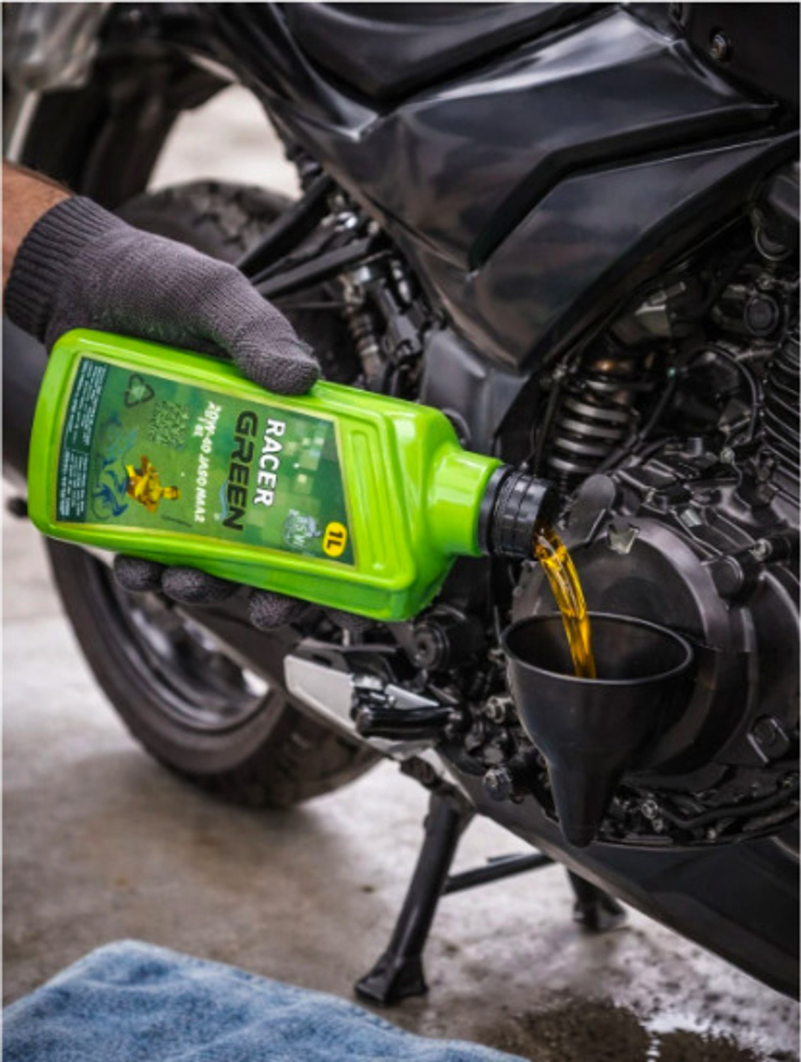 Image of HP Racer GREEN 20W40 RACER GREEN 20W40 Bike Engine Oil JASO MA2 API SL Conventional Engine Oil