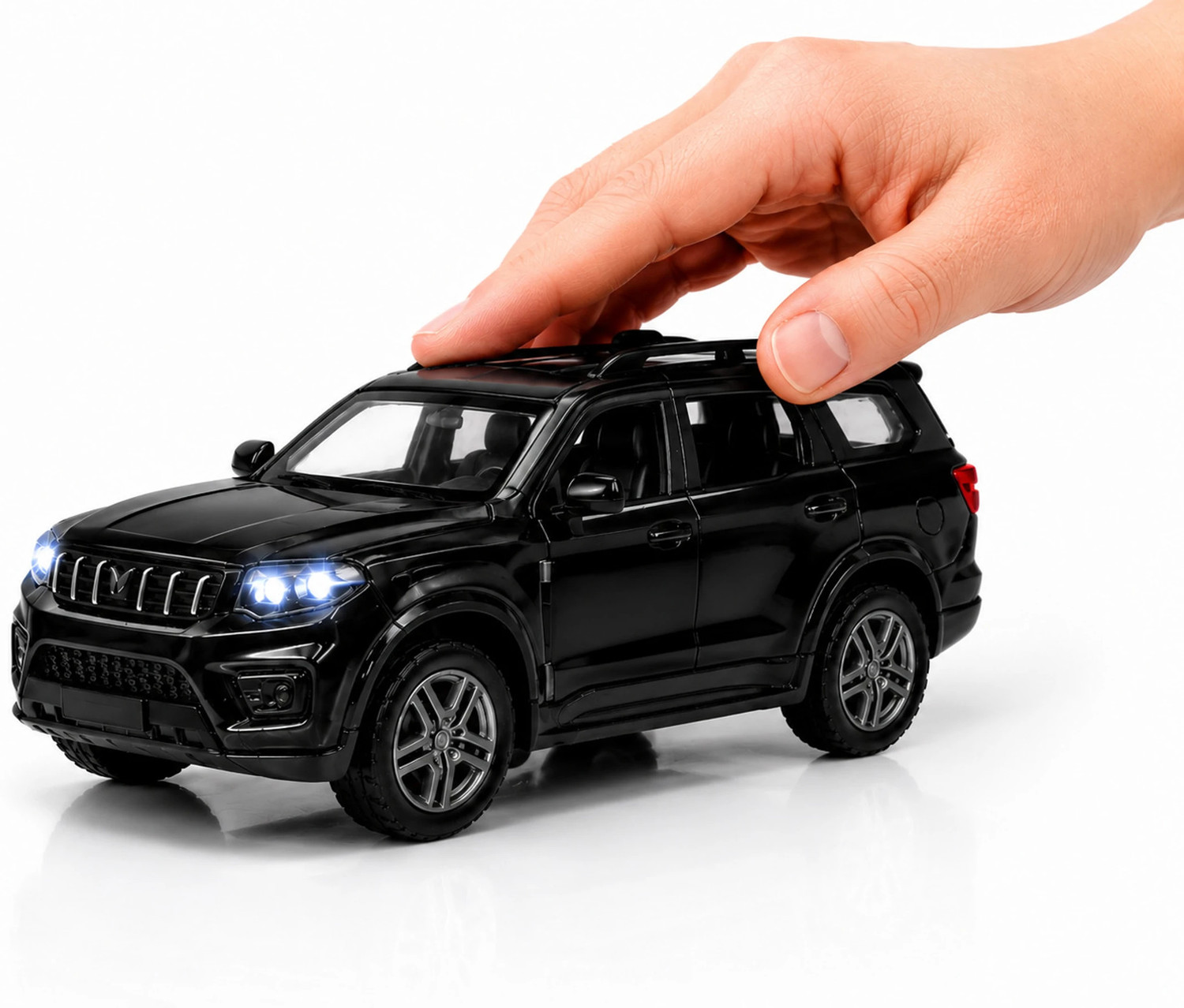 Image of Ragiluxe 1:32 Scale Die cast Scorpio N SUV Toy car Metal Alloy Body Pull Back Action