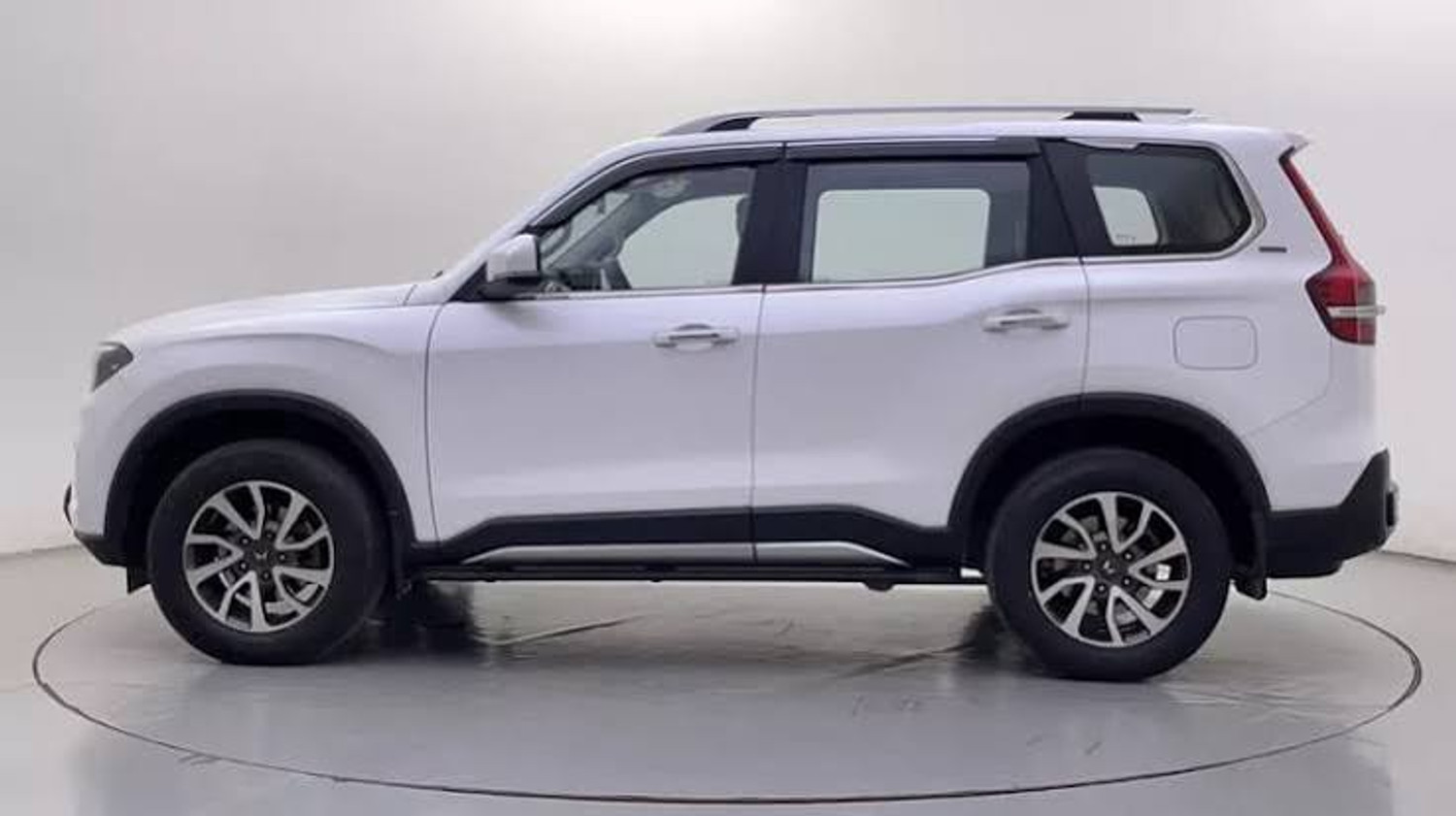 Image of YOO S.S.C. BEST Pull Back MAHUINDRA SCORPIO-N CAR for Kid|with Opening Door|GAADI 11