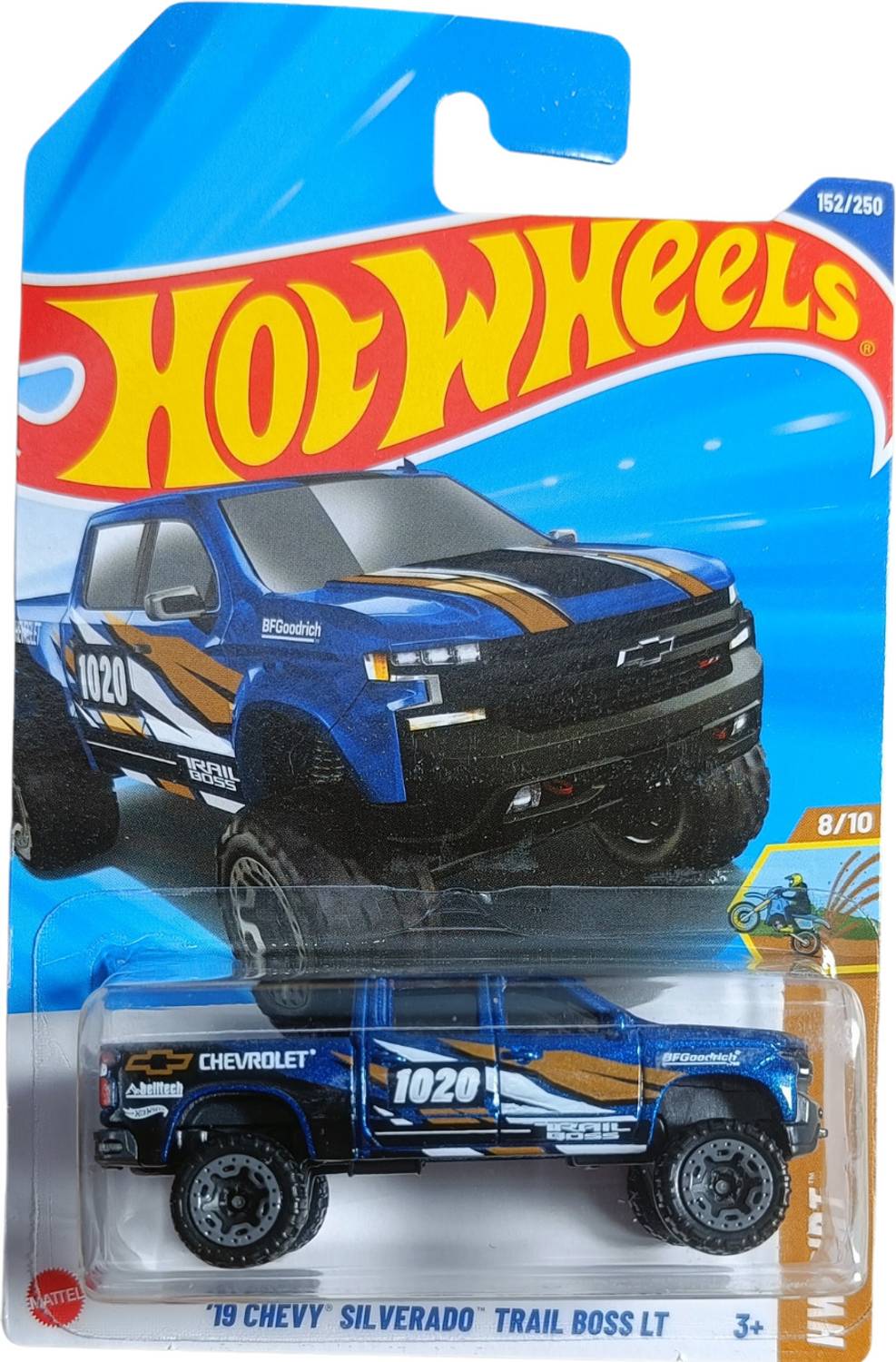HOT WHEELS C4982 19 CHEVY SILVERADO TRAIL BOSS LT 8/10 DIE CAST