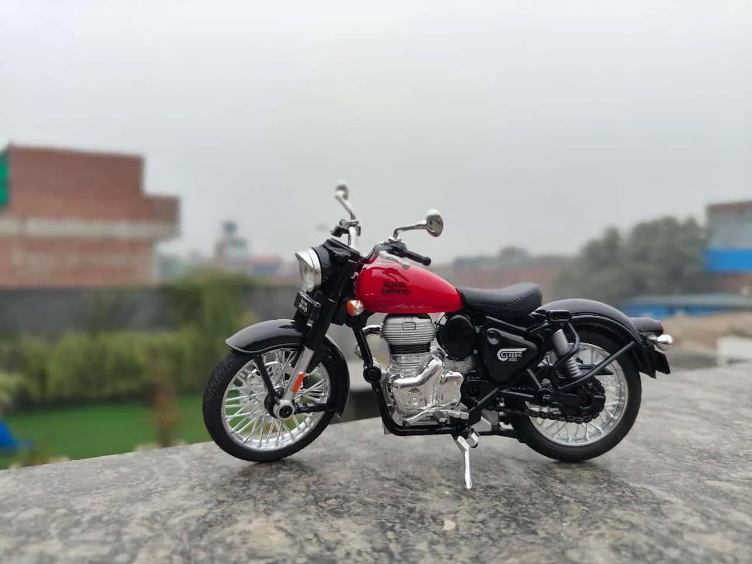Image of Tarak Classic 350 Bullet Replica Bike Motorcycle Scale Model 1:15 Die-Cast Bike Toy