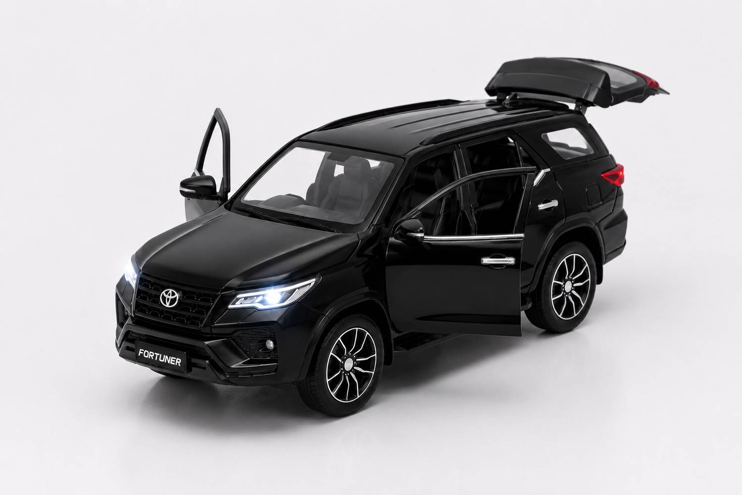 Thriveonix Fortuner Legender 1:32 Toy Car - Image 5