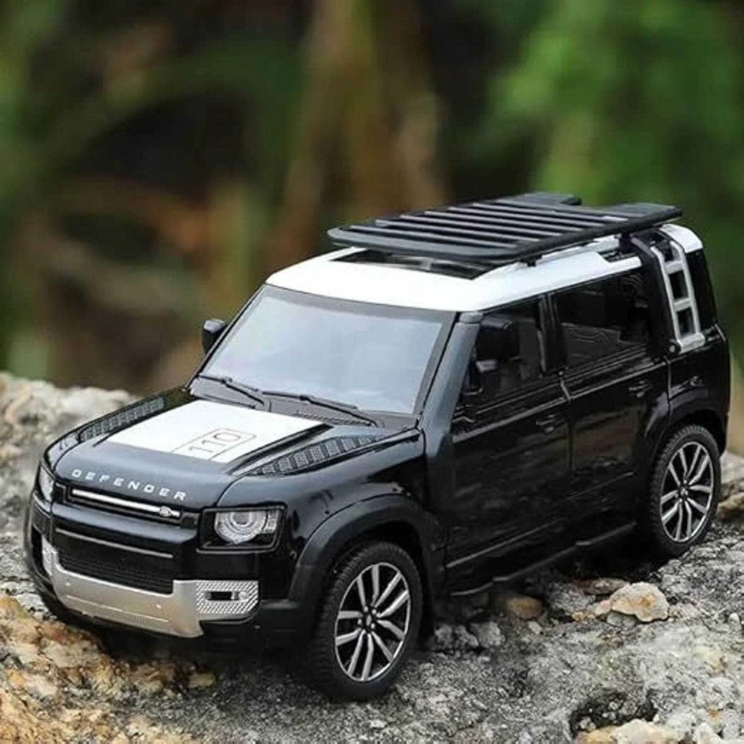 Aganta 1:32 Scale Die Cast Defender Car Openable Door light & sound car for kids
