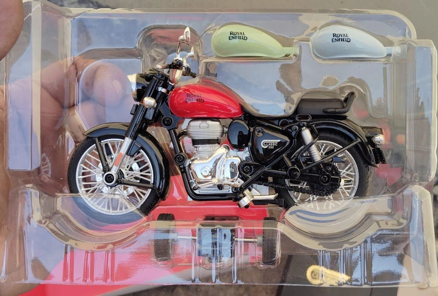 AR KIDS TOYS Royal 350 Motorcycle Toy, Pull Back Action, Freewheels Collectable Made in India