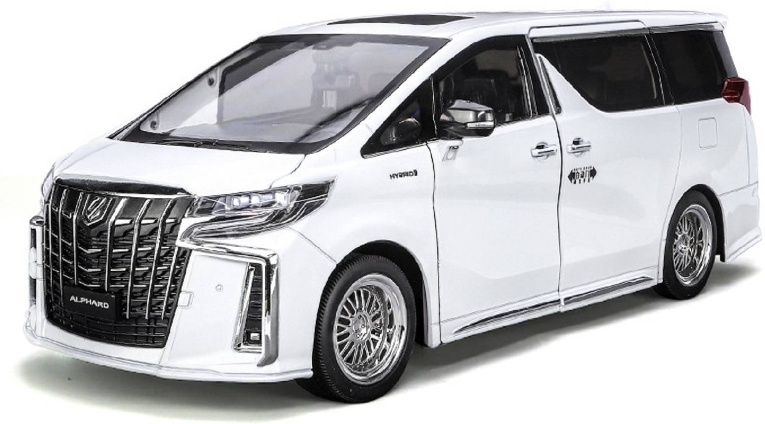 KTRS 1:18 Tyota Alph 1.18 car model sound and light pull back