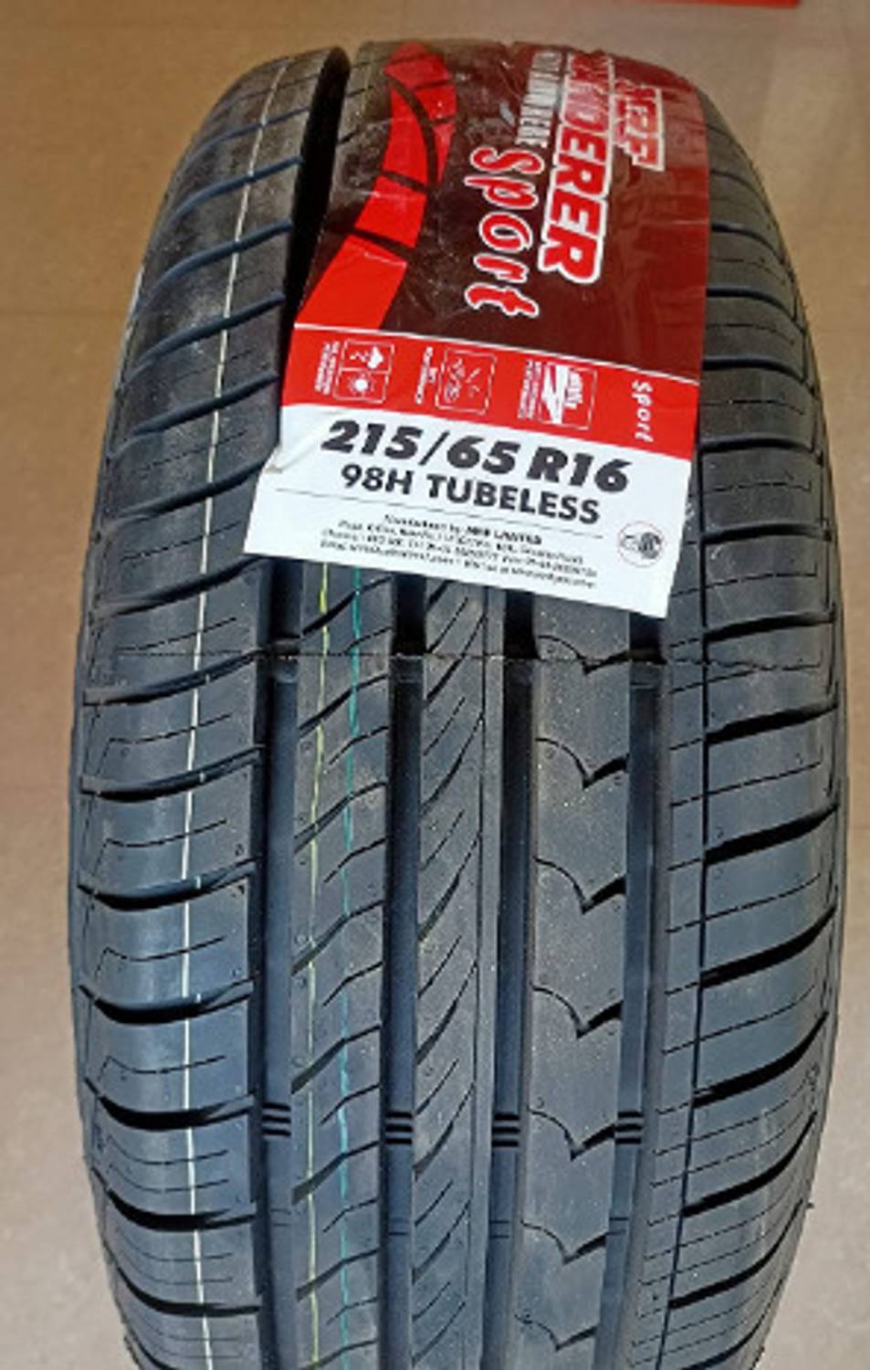 MRF WANDER SPORT 215/65 R16 TUBELESS 4 Wheeler Tyre Price in India