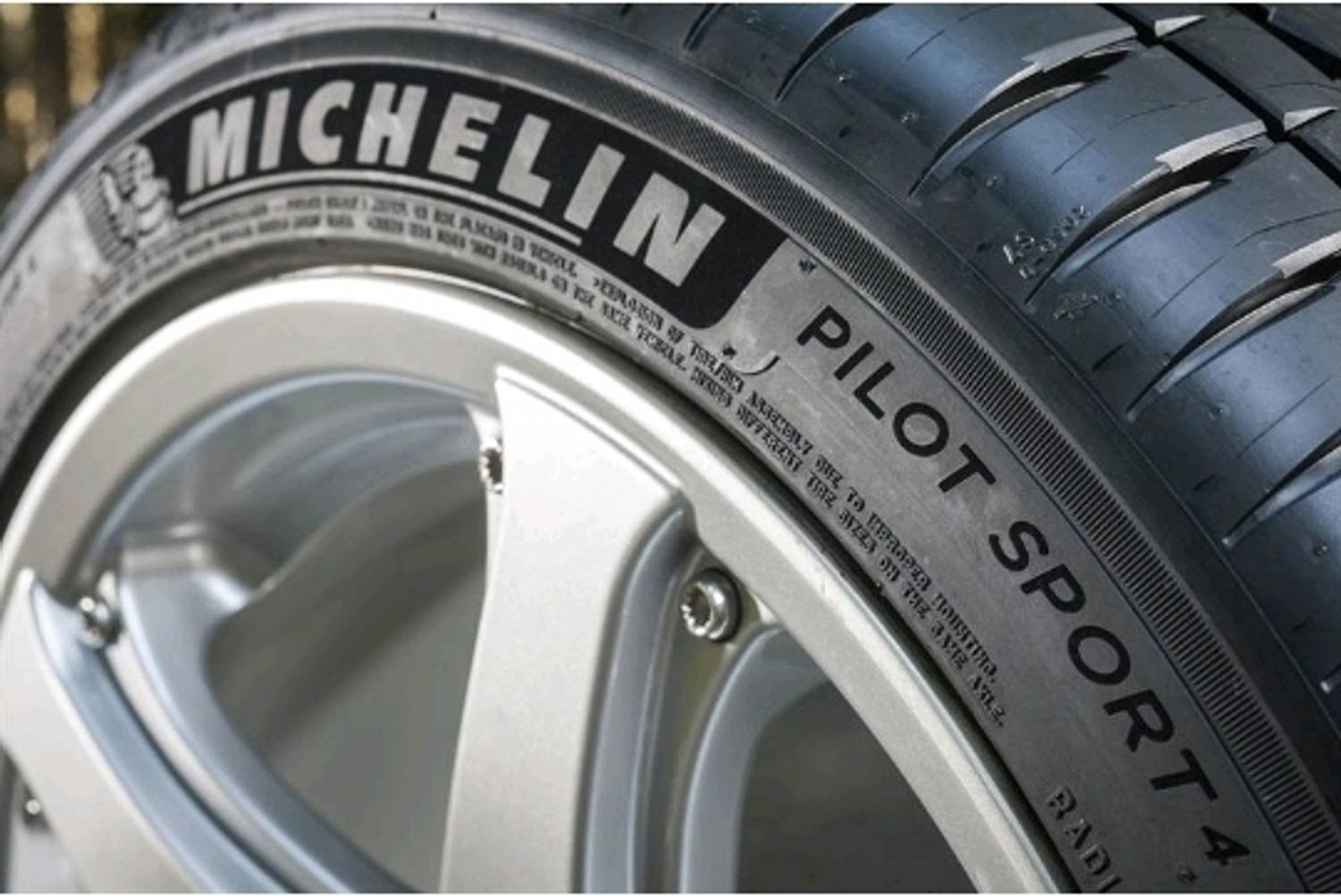 カ*フ様 MICHELIN PILOT SPORT 4 235/40 ZR 18 y-pilot-sport-st-4-235-40-zr18