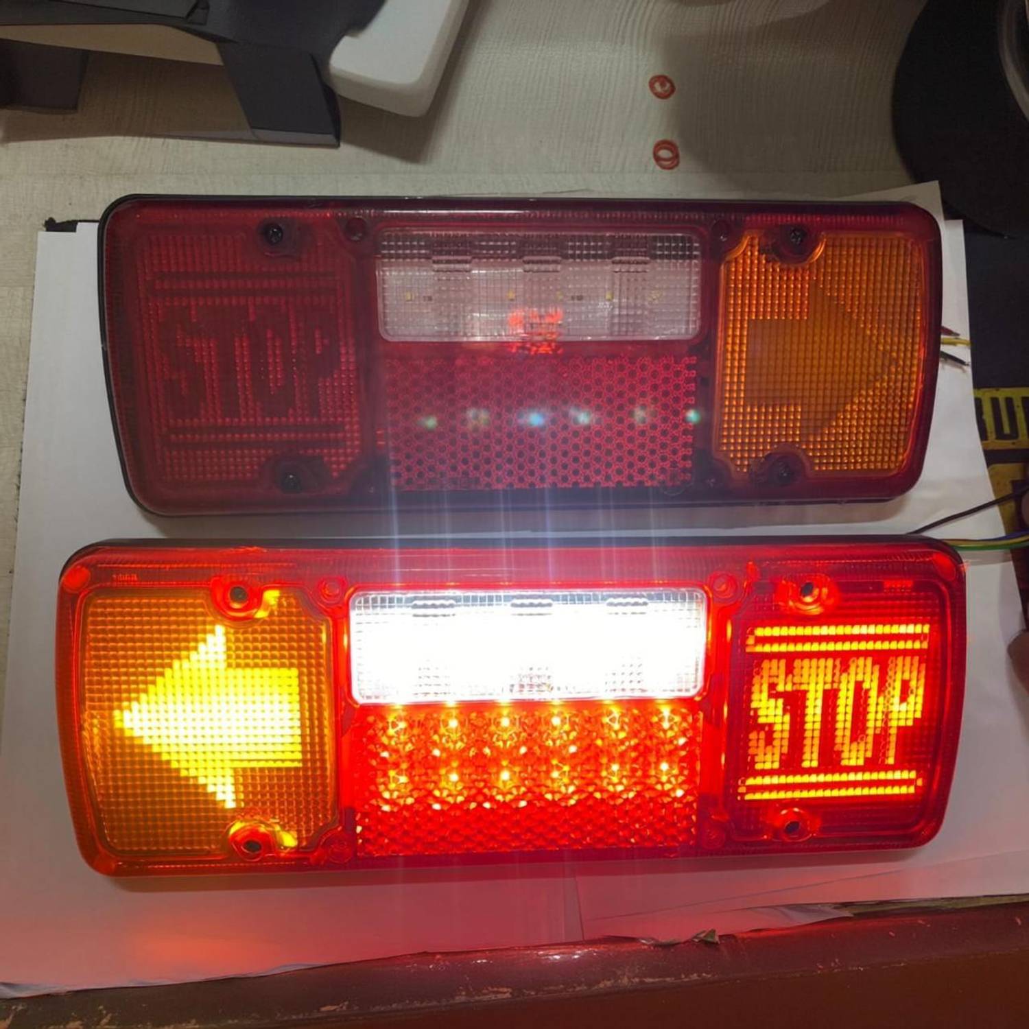 Auto MT 2PC, TRUCK ASHOK LEYLAND, BUSES TAIL LIGHT 12V STOP Indicator, Tail Light Car Flywheel
